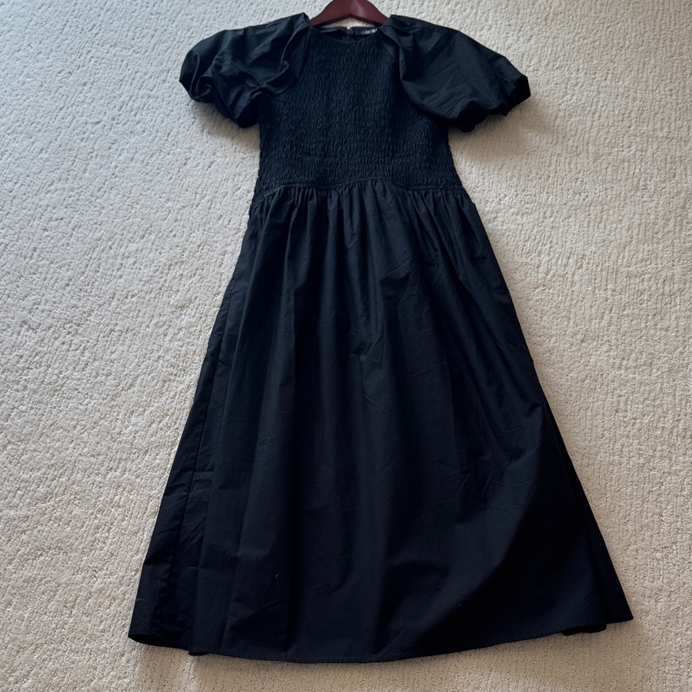 Jcrew cotton poplin midi dress. Ruching at bodice. Puff bubble sleeve. Size XS.